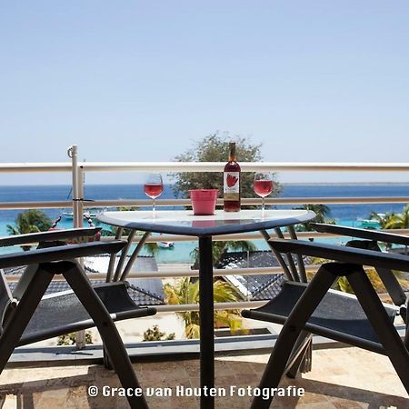 Bonaire Seaside Apartments Екстериор снимка