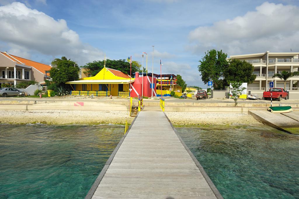 Bonaire Seaside Apartments Екстериор снимка