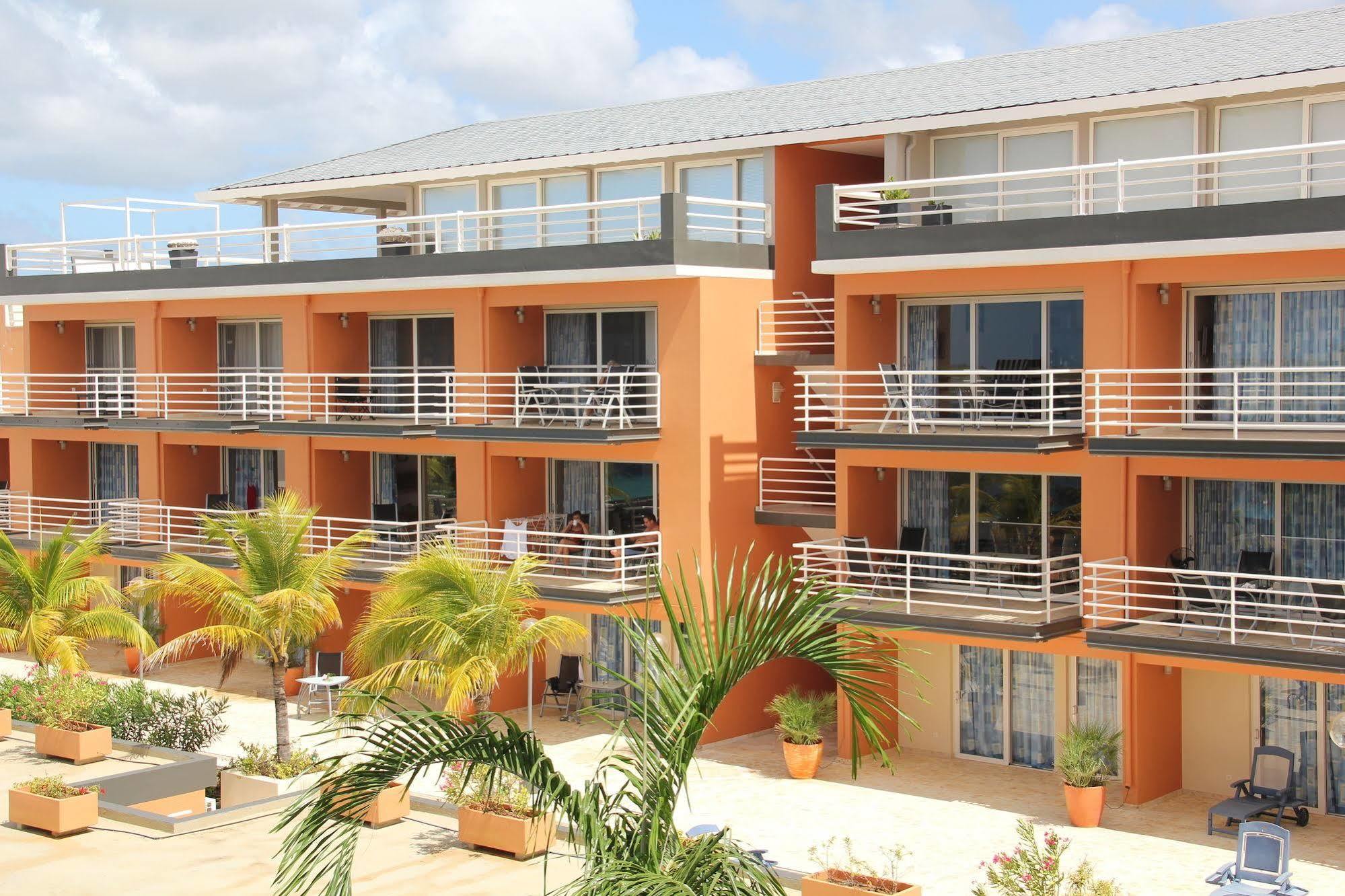 Bonaire Seaside Apartments Екстериор снимка