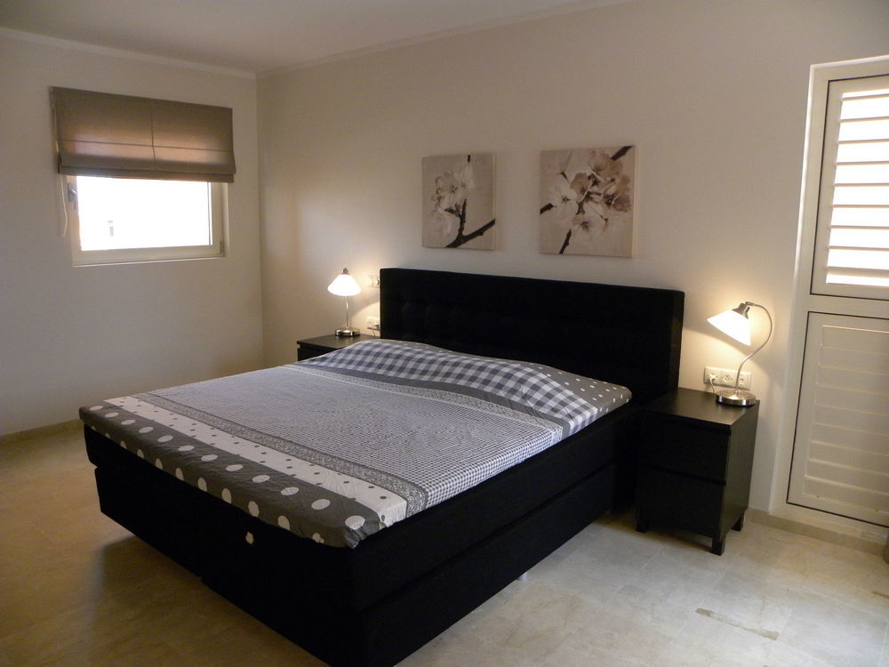 Bonaire Seaside Apartments Екстериор снимка