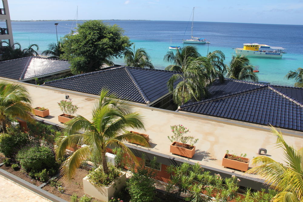 Bonaire Seaside Apartments Екстериор снимка