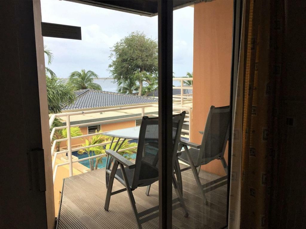 Bonaire Seaside Apartments Екстериор снимка