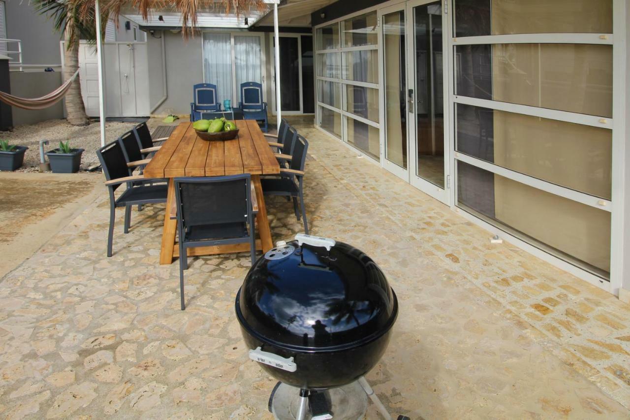 Bonaire Seaside Apartments Екстериор снимка